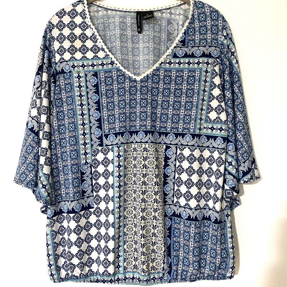 New Directions batwing top